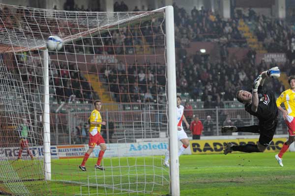 Implacabile mazzata di D'Aversa all'incrocio !!!