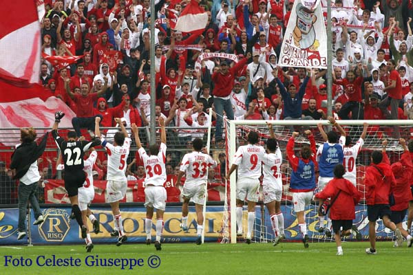 Molti di voi dalla curva vedono...un'altra partita